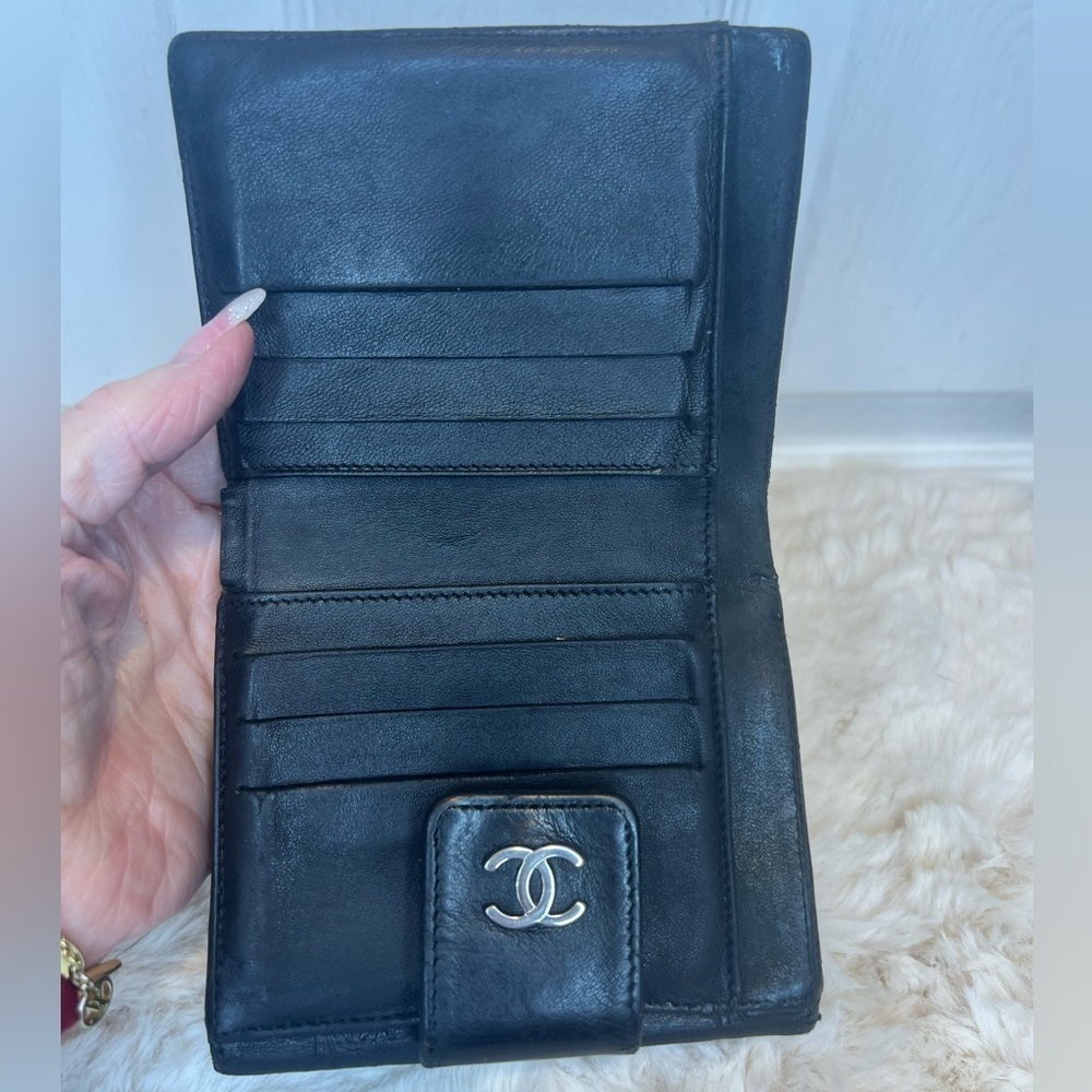 ❤️CHANEL PRECIOUS SYMBOLS ICON LUCKY COMPACT WALLET - Picture 5 of 16